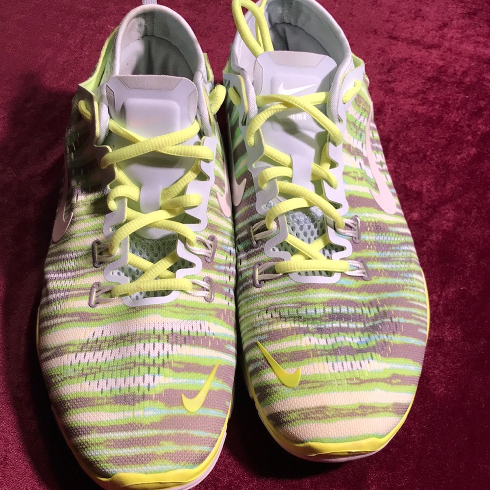 Women’s Nike free TR fit 4 neon electric sneaker